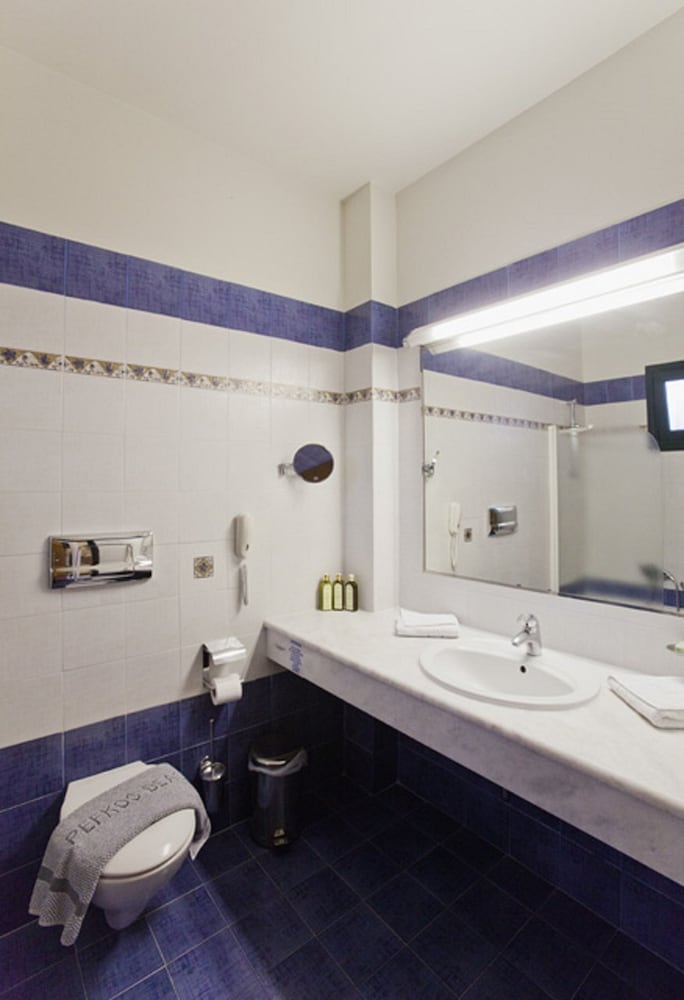 Hotel Pefkos Beach — Hotel rooms in Pefkos, South Aegean