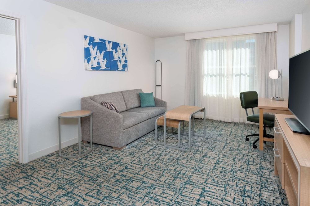 Homewood Suites by Hilton Tampa Airport - Westshore — Hotel rooms in Tampa, Florida