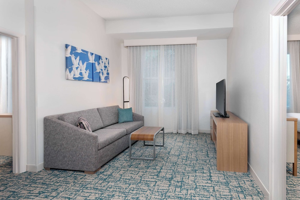 Homewood Suites by Hilton Tampa Airport - Westshore — Hotel rooms in Tampa, Florida