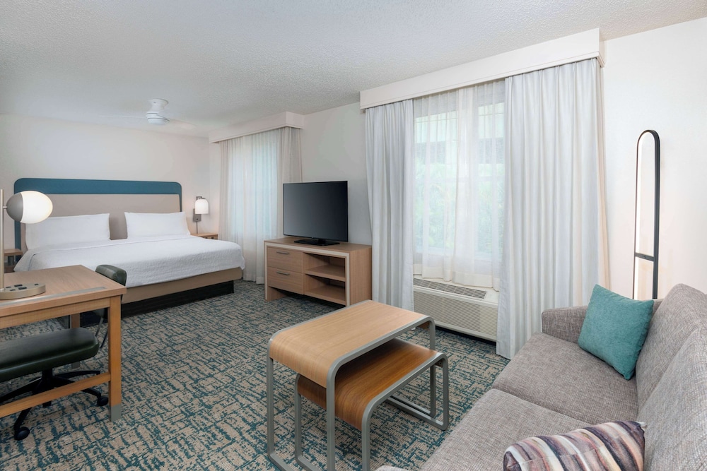 Homewood Suites by Hilton Tampa Airport - Westshore — Hotel rooms in Tampa, Florida