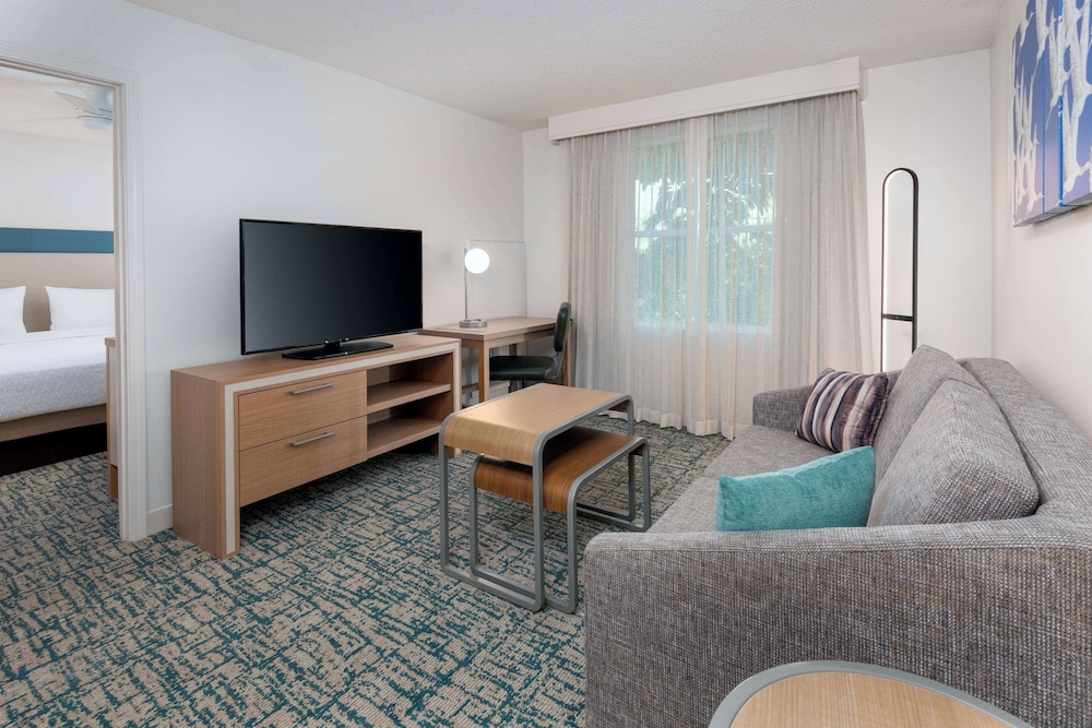 Homewood Suites by Hilton Tampa Airport - Westshore — Hotel rooms in Tampa, Florida