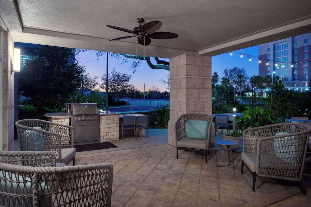 Homewood Suites by Hilton Tampa Airport - Westshore — Restaurant & bars in Tampa, Florida