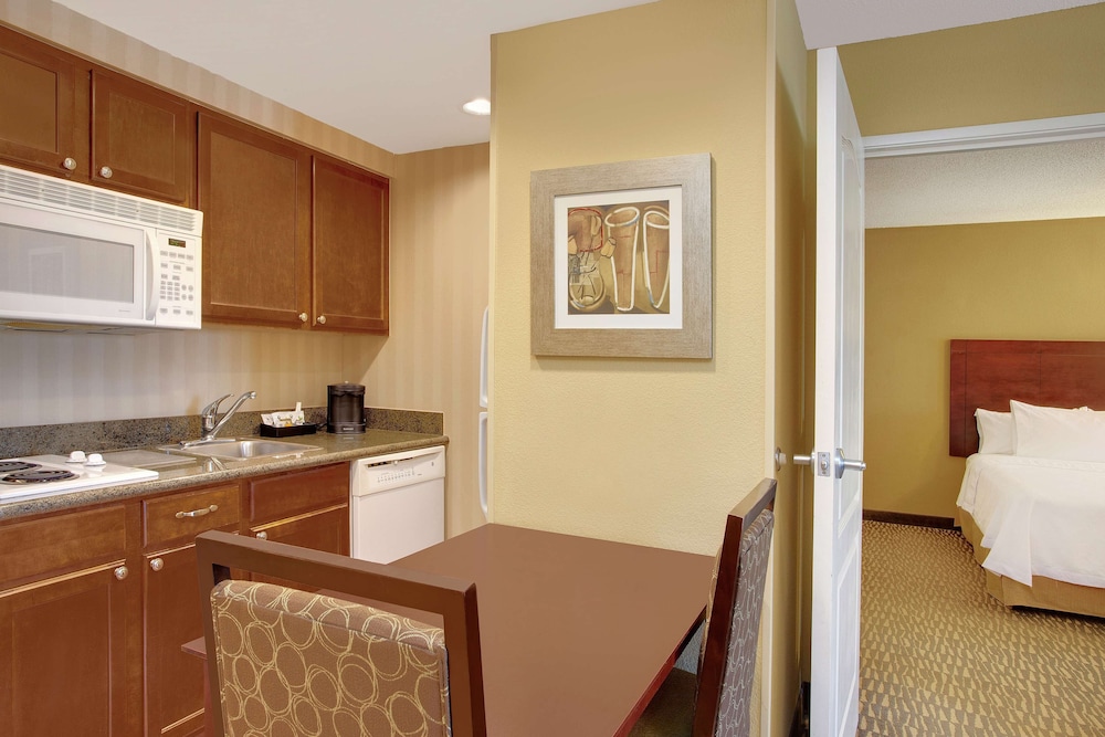 Homewood Suites by Hilton Tampa-Brandon — Hotel rooms in Tampa, Florida