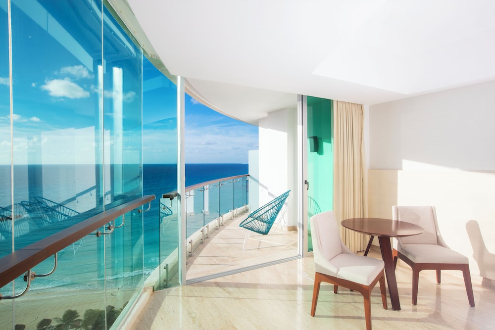 Krystal Grand Cancun All Inclusive — Hotel rooms in Cancun, Quintana Roo