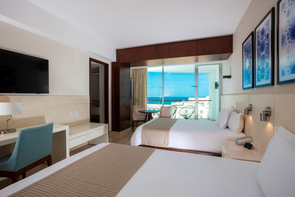 Krystal Grand Cancun All Inclusive — Hotel rooms in Cancun, Quintana Roo