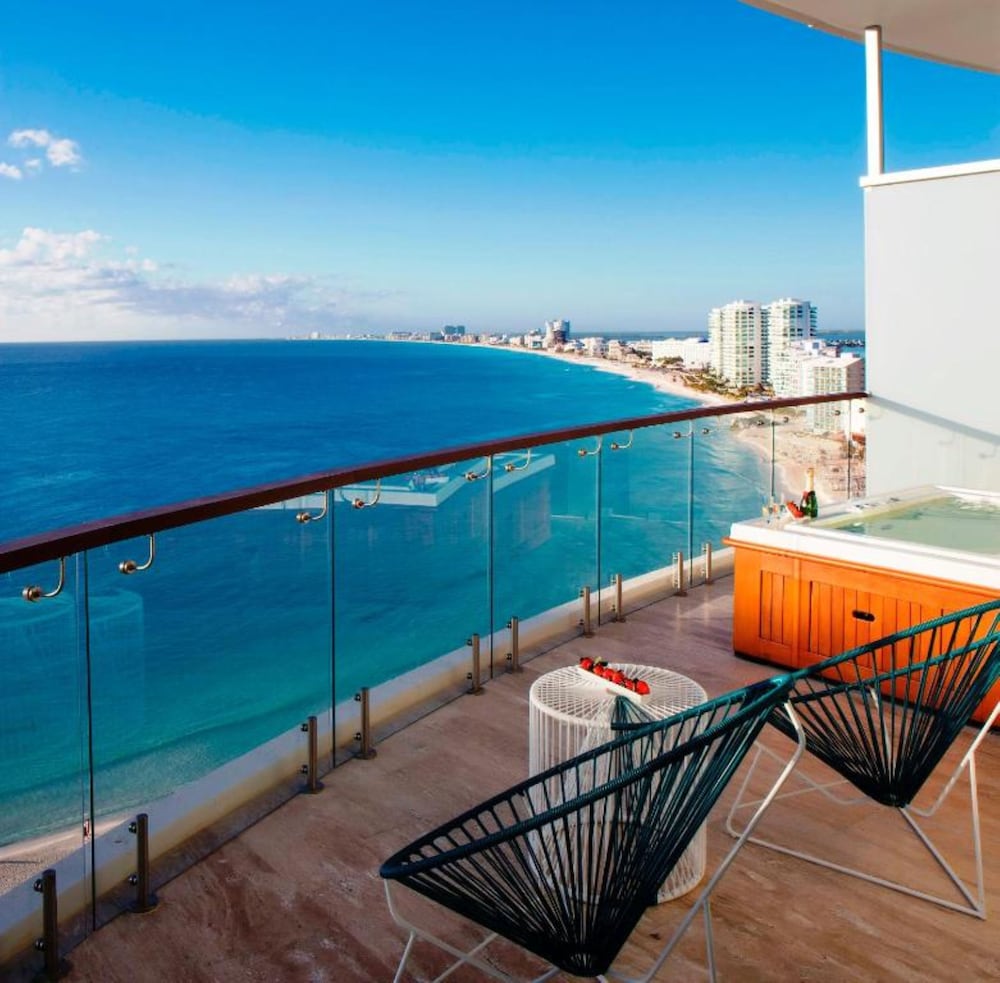 Krystal Grand Cancun All Inclusive — Hotel rooms in Cancun, Quintana Roo