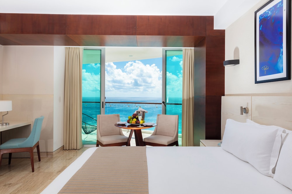 Krystal Grand Cancun All Inclusive — Hotel rooms in Cancun, Quintana Roo