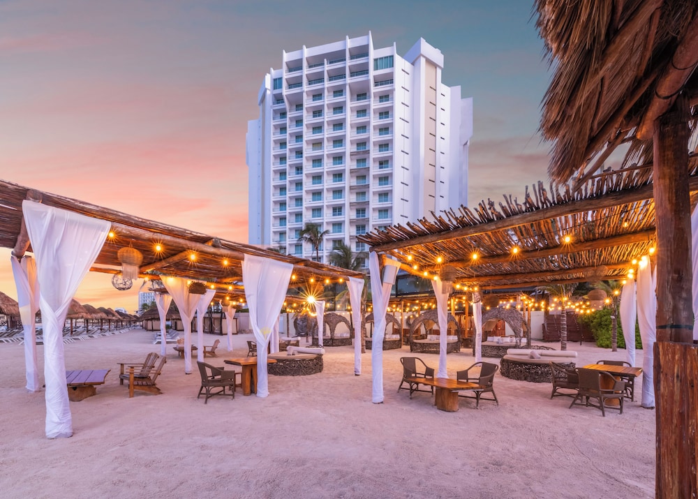 Krystal Grand Cancun All Inclusive — Beach in Cancun, Quintana Roo