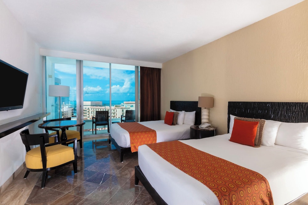 Krystal Grand Cancun All Inclusive — Hotel rooms in Cancun, Quintana Roo