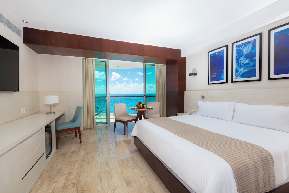 Krystal Grand Cancun All Inclusive — Hotel rooms in Cancun, Quintana Roo