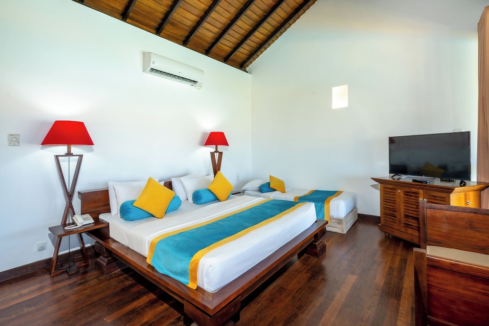 Grand Beach Hotel Wadduwa — Hotel rooms in Wadduwa
