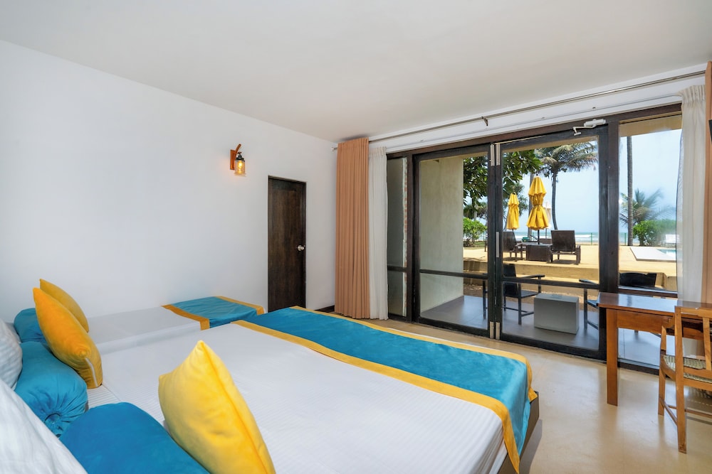 Grand Beach Hotel Wadduwa — Hotel rooms in Wadduwa
