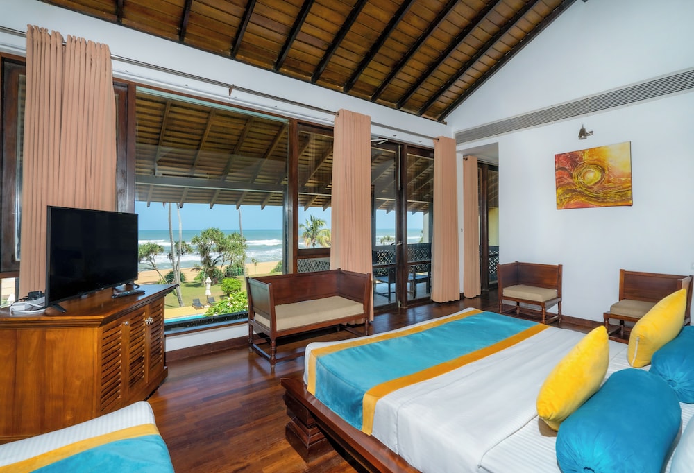 Grand Beach Hotel Wadduwa — Hotel rooms in Wadduwa