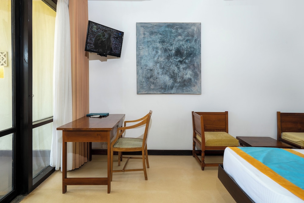 Grand Beach Hotel Wadduwa — Hotel rooms in Wadduwa