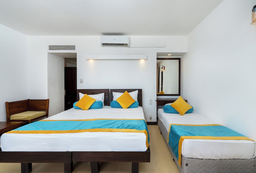 Grand Beach Hotel Wadduwa — Hotel rooms in Wadduwa