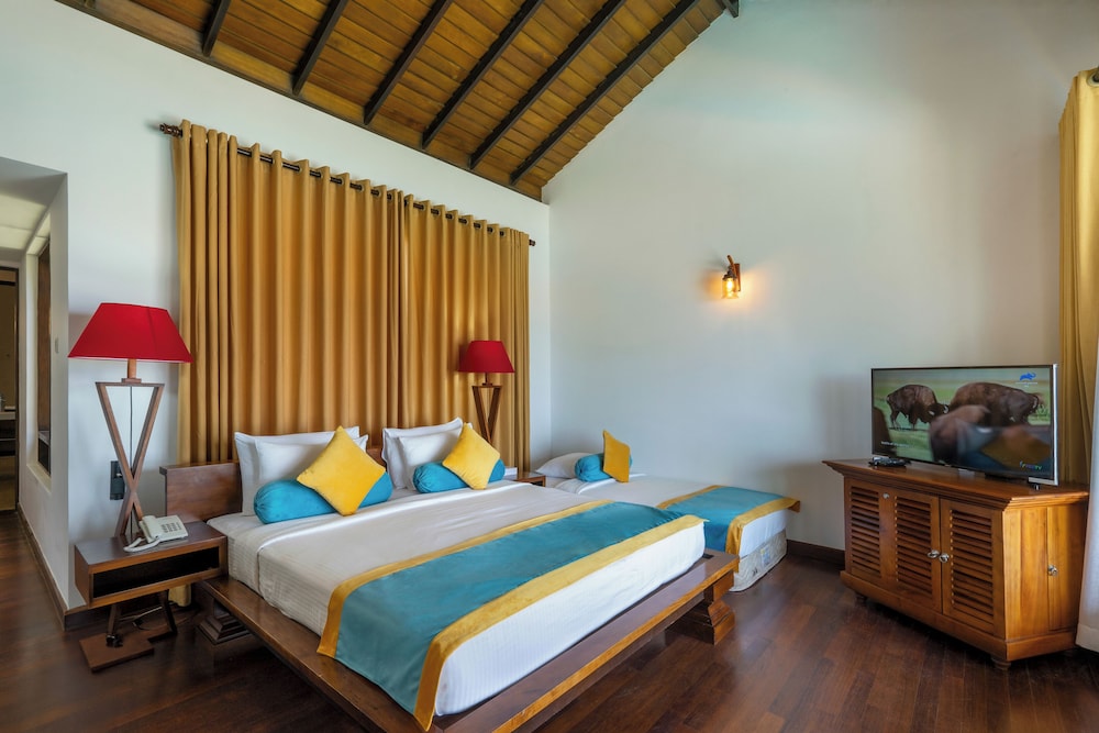 Grand Beach Hotel Wadduwa — Hotel rooms in Wadduwa
