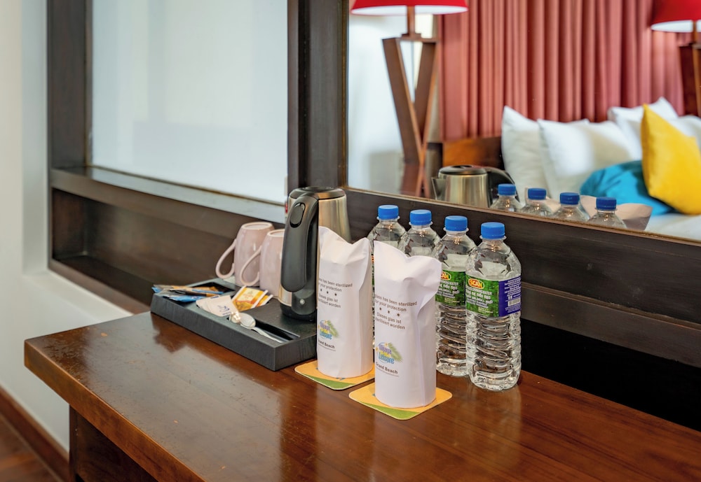 Grand Beach Hotel Wadduwa — Hotel rooms in Wadduwa