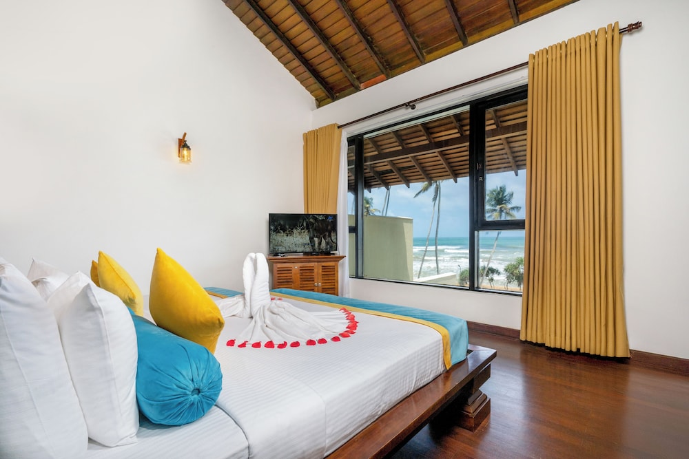 Grand Beach Hotel Wadduwa — Hotel rooms in Wadduwa
