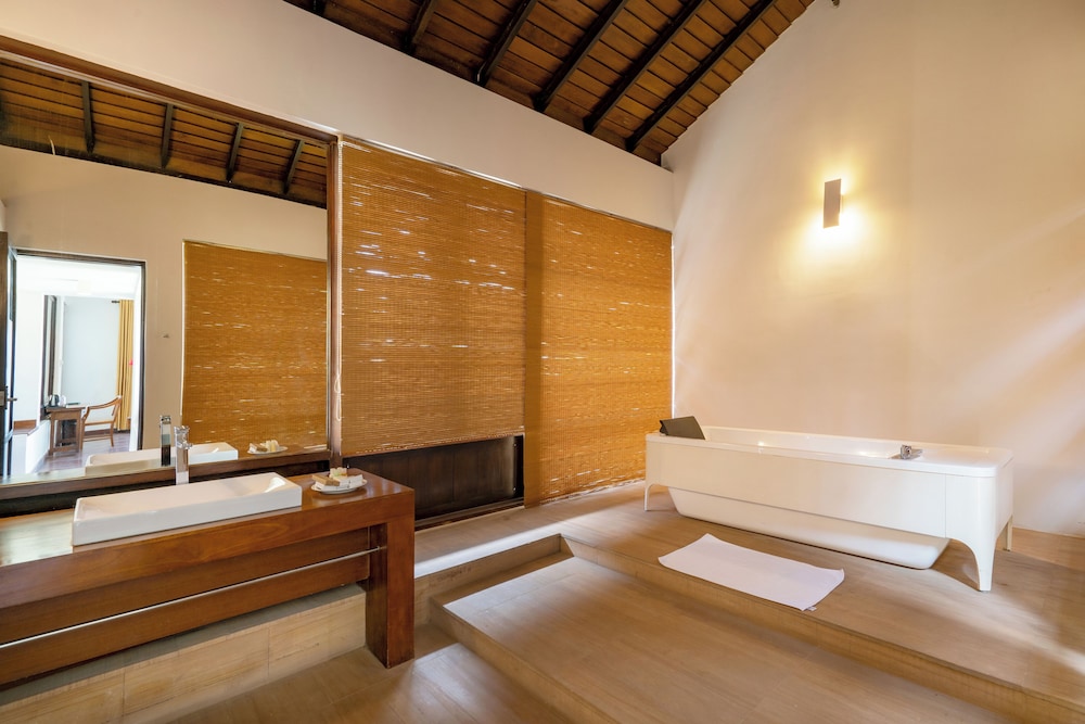 Grand Beach Hotel Wadduwa — Spa in Wadduwa