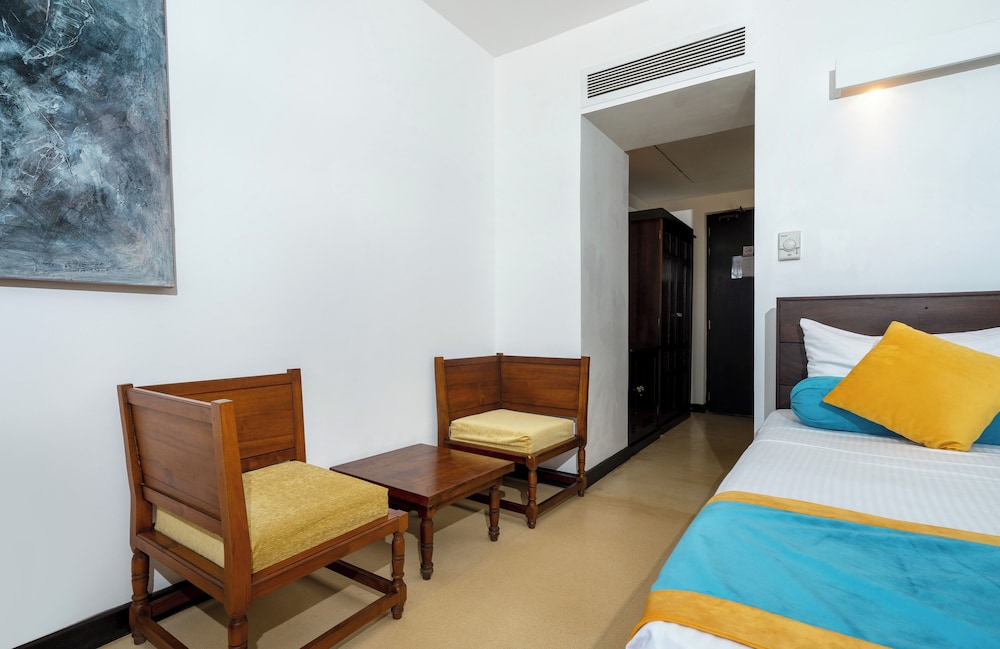 Grand Beach Hotel Wadduwa — Hotel rooms in Wadduwa