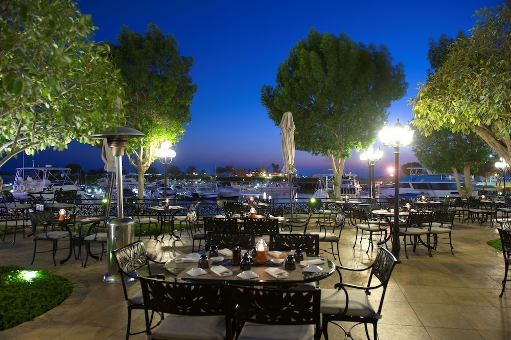 InterContinental Abu Dhabi by IHG — Restaurant & bars in Abu Dhabi