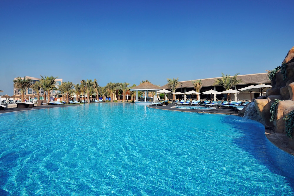 InterContinental Abu Dhabi by IHG — Swimming pool in Abu Dhabi