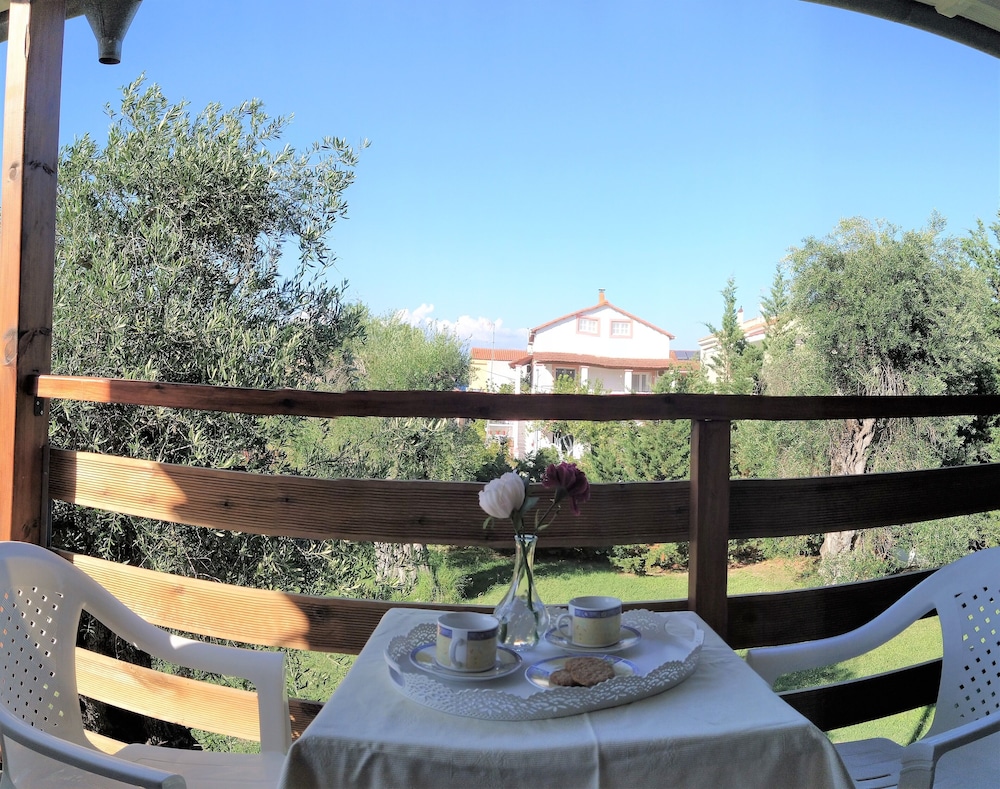 Ever Green — Hotel building in Lefkimmi (Corfu), Ionian Islands