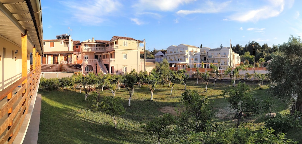 Ever Green — Main photo in Lefkimmi (Corfu), Ionian Islands
