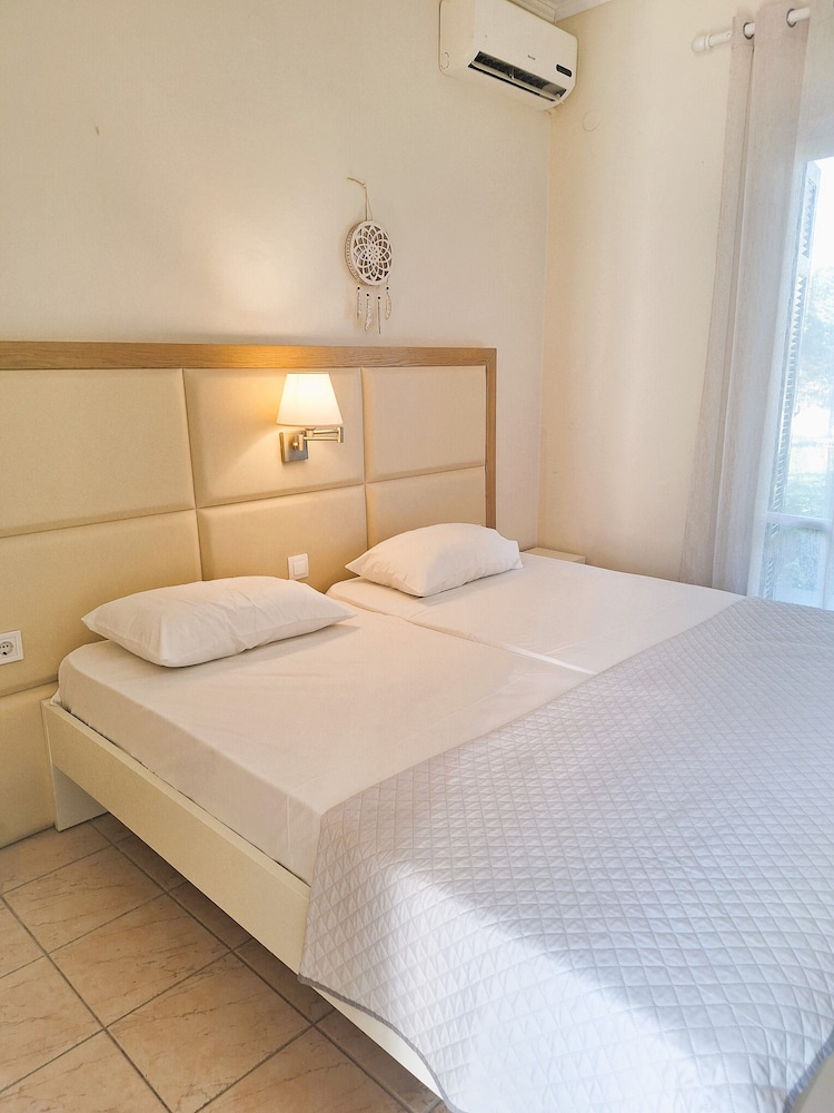 Ever Green — Hotel rooms in Lefkimmi (Corfu), Ionian Islands