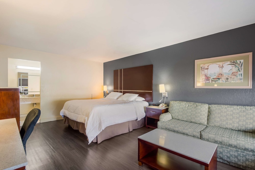 SureStay Hotel by Best Western Sarasota Lido Beach — Hotel rooms in Sarasota, Florida