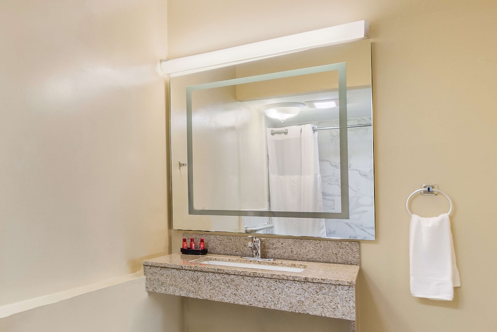 SureStay Hotel by Best Western Sarasota Lido Beach — Hotel rooms in Sarasota, Florida