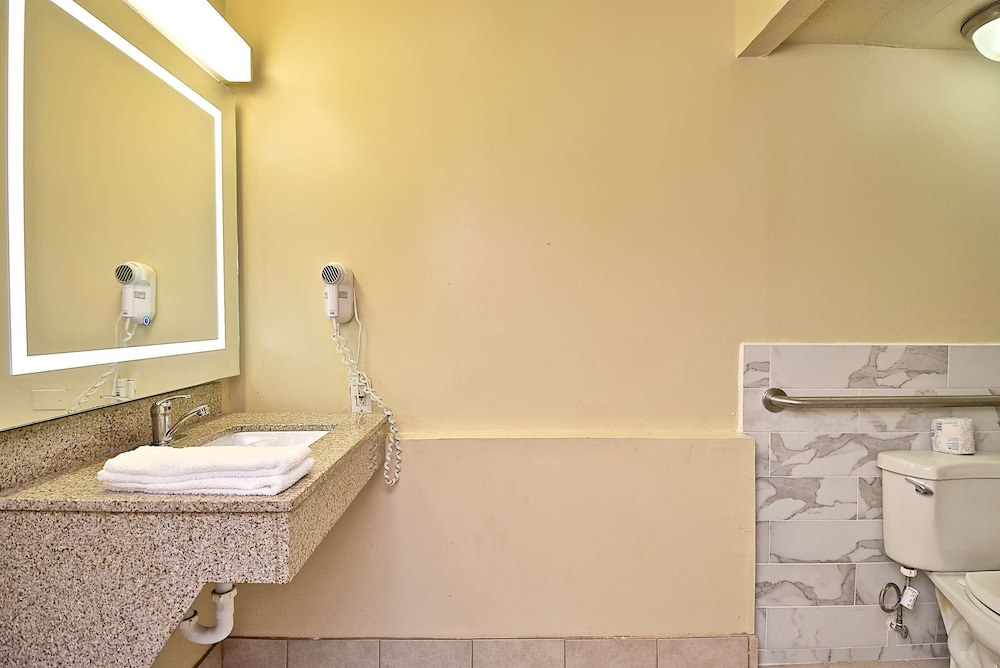 SureStay Hotel by Best Western Sarasota Lido Beach — Hotel rooms in Sarasota, Florida