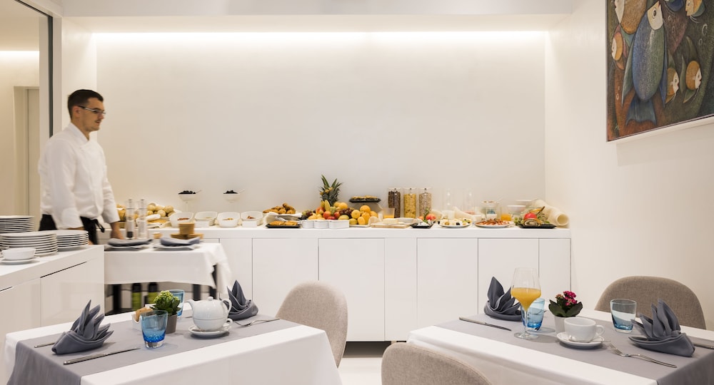 Rivalmare Boutique Hotel — Restaurant & bars in Novigrad, Istria