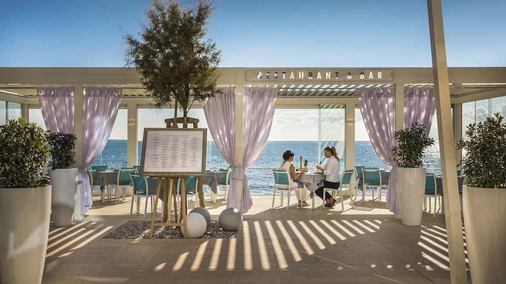 Rivalmare Boutique Hotel — Restaurant & bars in Novigrad, Istria