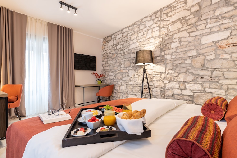 Rivalmare Boutique Hotel — Hotel rooms in Novigrad, Istria