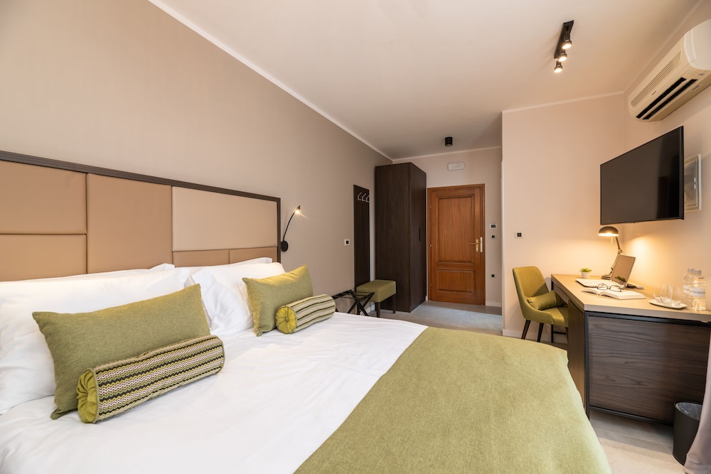 Rivalmare Boutique Hotel — Hotel rooms in Novigrad, Istria