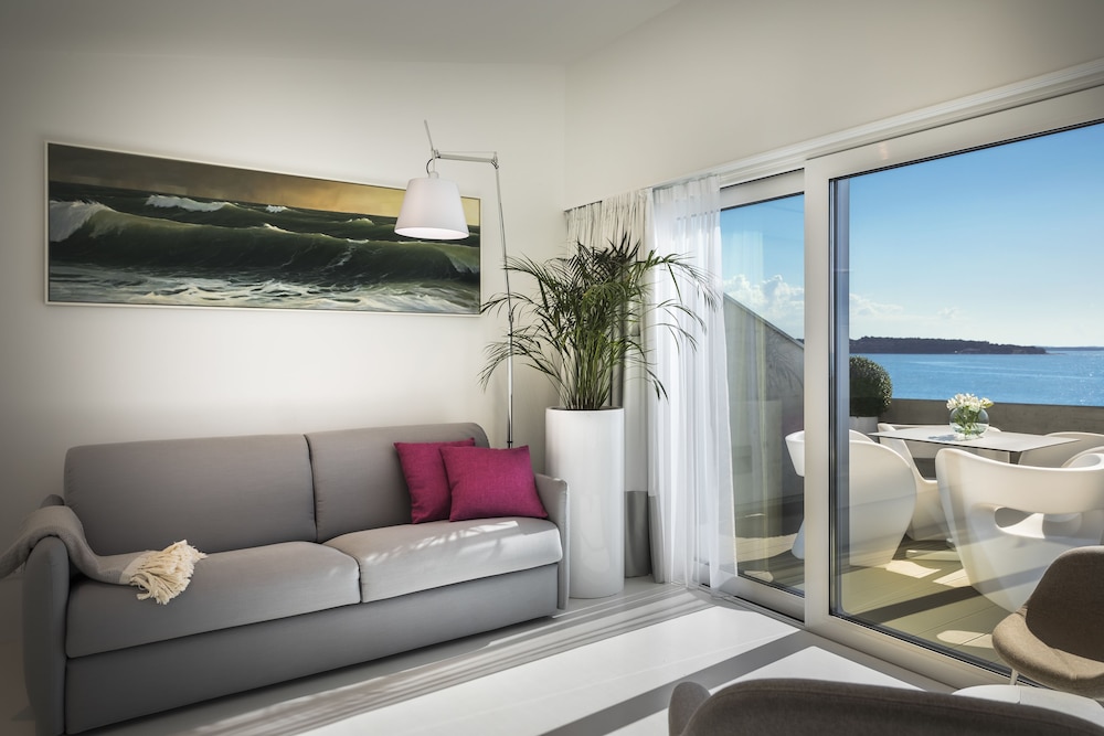 Rivalmare Boutique Hotel — Hotel rooms in Novigrad, Istria