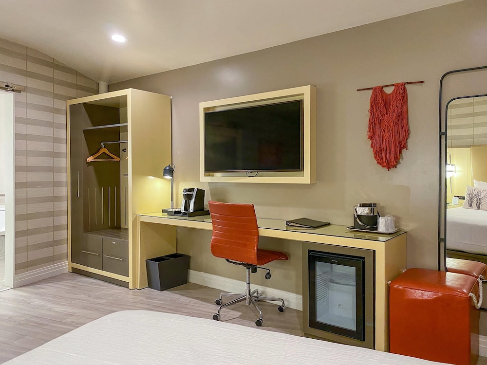Bluestem Hotel Torrance Los Angeles, an Ascend Collection Hotel — Hotel rooms in Torrance, California