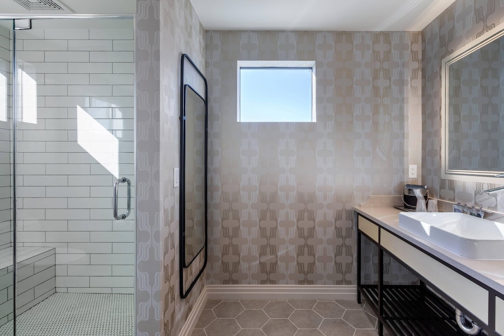 Bluestem Hotel Torrance Los Angeles, an Ascend Collection Hotel — Hotel rooms in Torrance, California