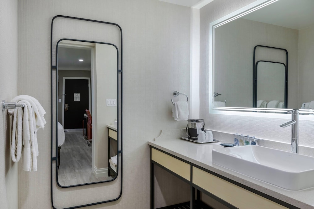 Bluestem Hotel Torrance Los Angeles, an Ascend Collection Hotel — Hotel rooms in Torrance, California