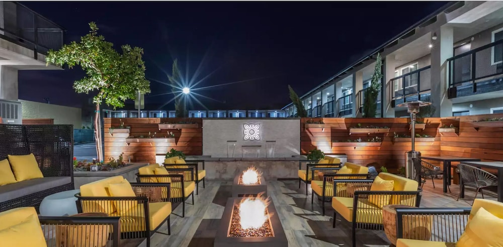 Bluestem Hotel Torrance Los Angeles, an Ascend Collection Hotel — Hotel building in Torrance, California