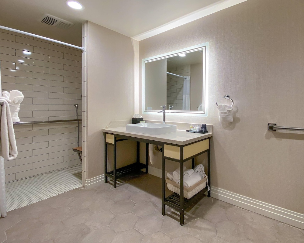 Bluestem Hotel Torrance Los Angeles, an Ascend Collection Hotel — Hotel rooms in Torrance, California