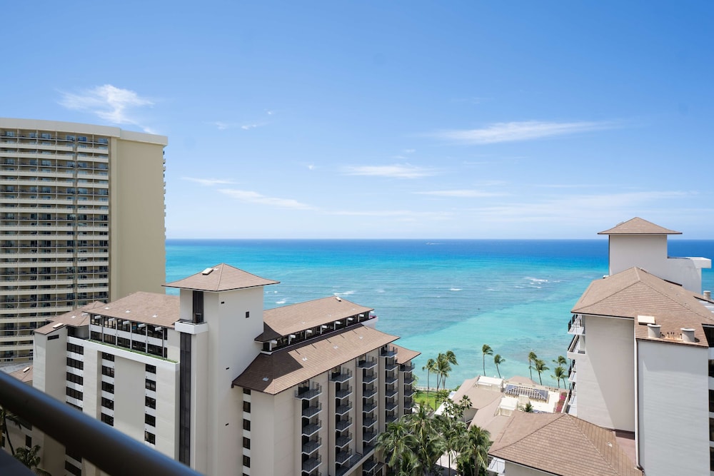 Embassy Suites by Hilton Waikiki Beach Walk — Hotel building in Honolulu, Hawaii