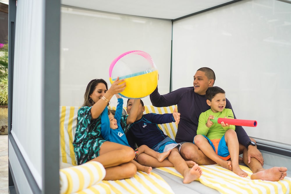 Embassy Suites by Hilton Waikiki Beach Walk — Attractions for children in Honolulu, Hawaii