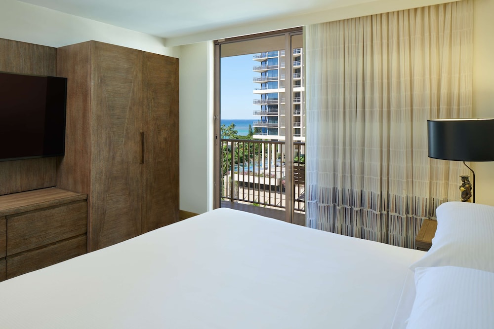 Embassy Suites by Hilton Waikiki Beach Walk — Hotel rooms in Honolulu, Hawaii