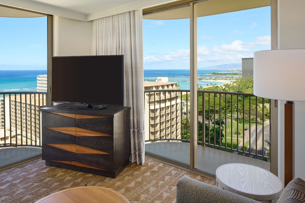 Embassy Suites by Hilton Waikiki Beach Walk — Hotel rooms in Honolulu, Hawaii
