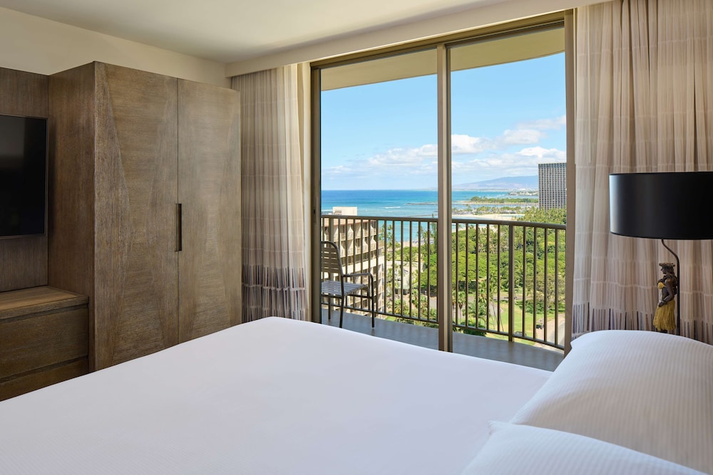 Embassy Suites by Hilton Waikiki Beach Walk — Hotel rooms in Honolulu, Hawaii