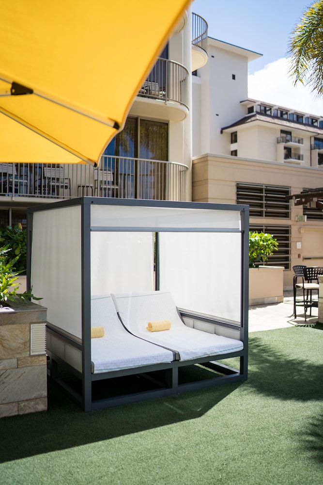 Embassy Suites by Hilton Waikiki Beach Walk — Hotel building in Honolulu, Hawaii