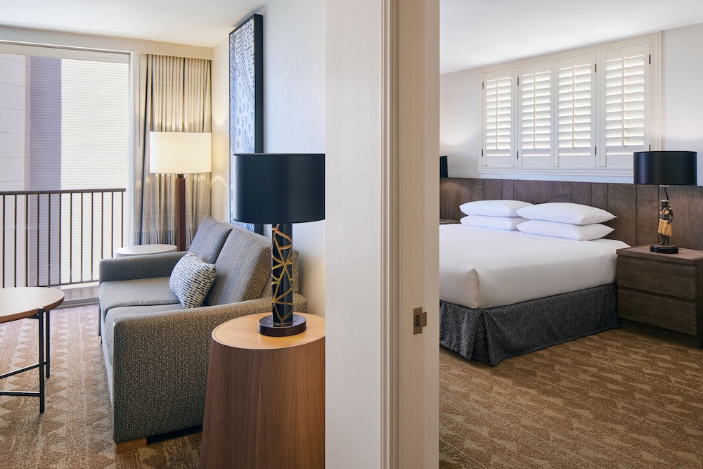 Embassy Suites by Hilton Waikiki Beach Walk — Hotel rooms in Honolulu, Hawaii