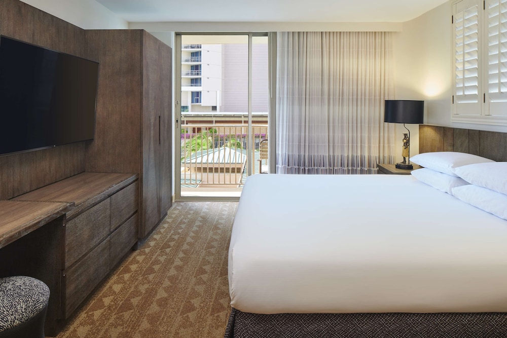 Embassy Suites by Hilton Waikiki Beach Walk — Hotel rooms in Honolulu, Hawaii